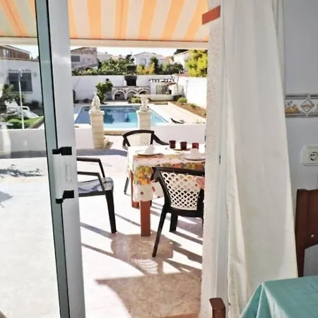 Preciosa Casa Con Piscina Al Lado De La Playa Miami Playa
